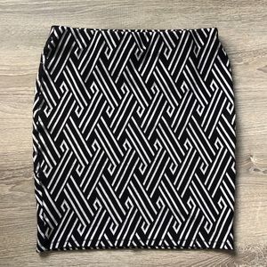 H&M Divided Black & White Geometric Skirt
